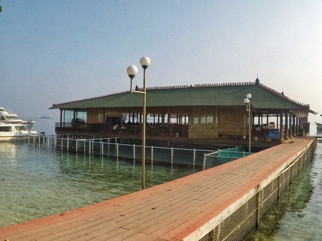 Floating Restaurant 