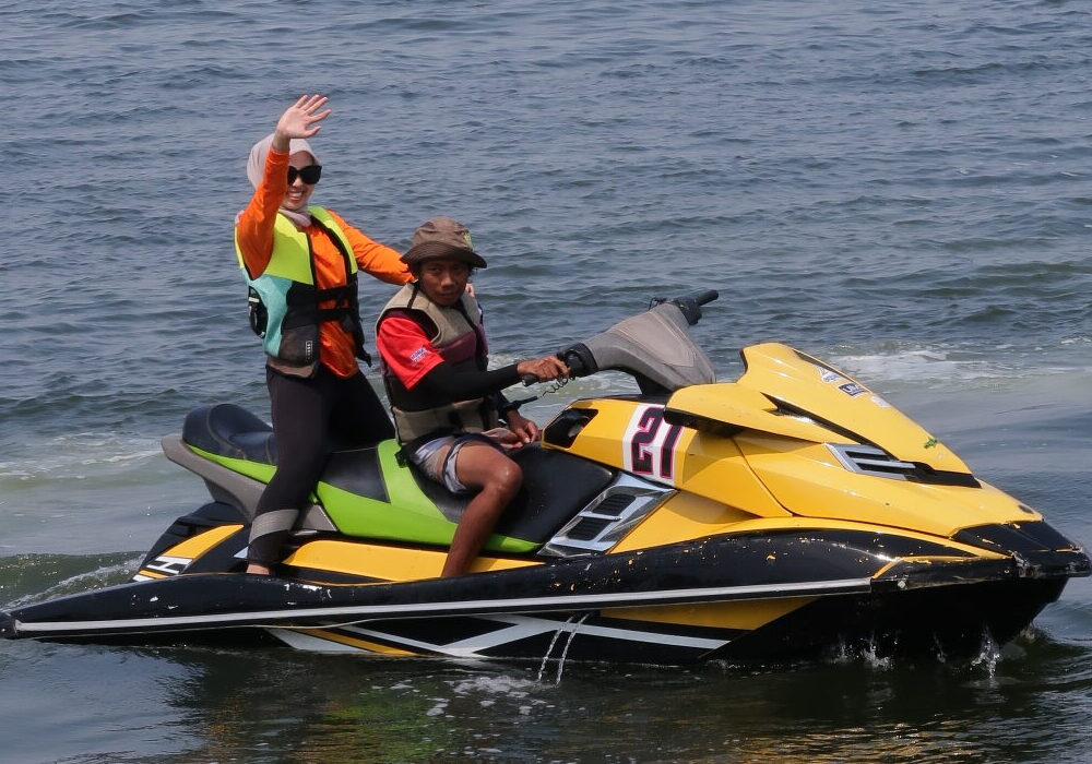 Main Jetski di Pulau Bidadari