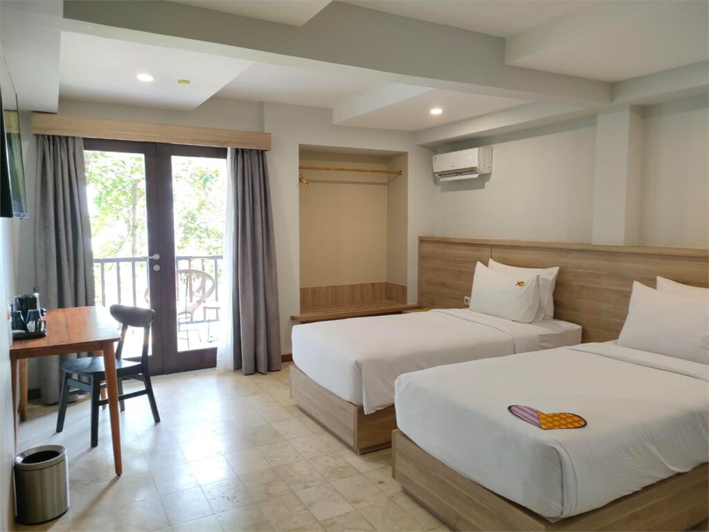 Kamar double Bed The West Cove Hotel